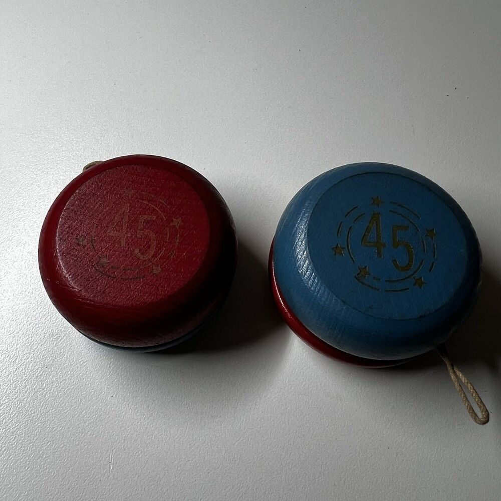 Vintage Lot of 2 Fli-Back Wooden Yo-Yos Red & Blue No. 45 Star Logo 1950s 1960s
